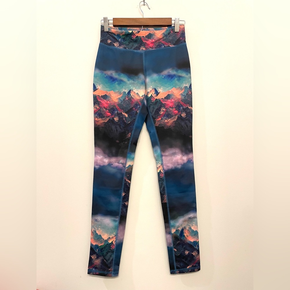Mossimo Supply Co Multicolor Mountain Leggings Women’s S NWOT